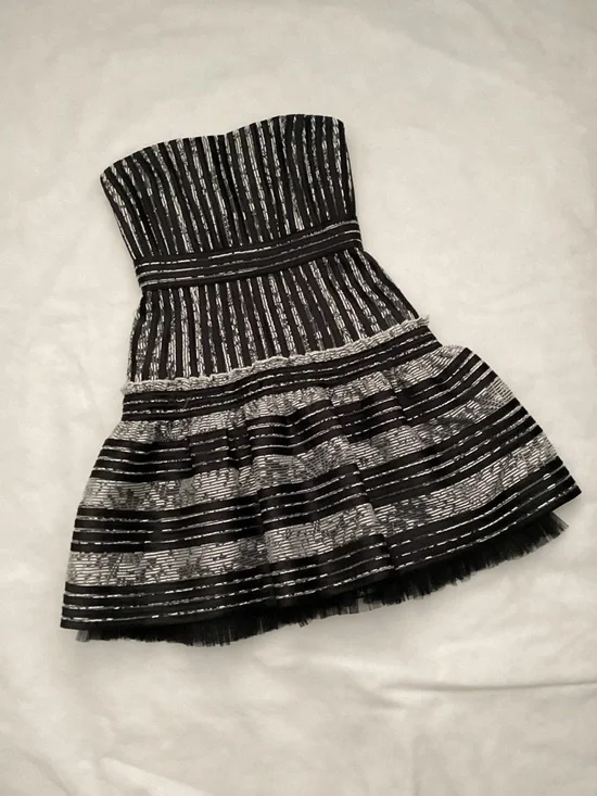 BCBG MaxAzria ‘Madeline’ Structured Strapless Dress, Size 2 - Picture 7 of 12